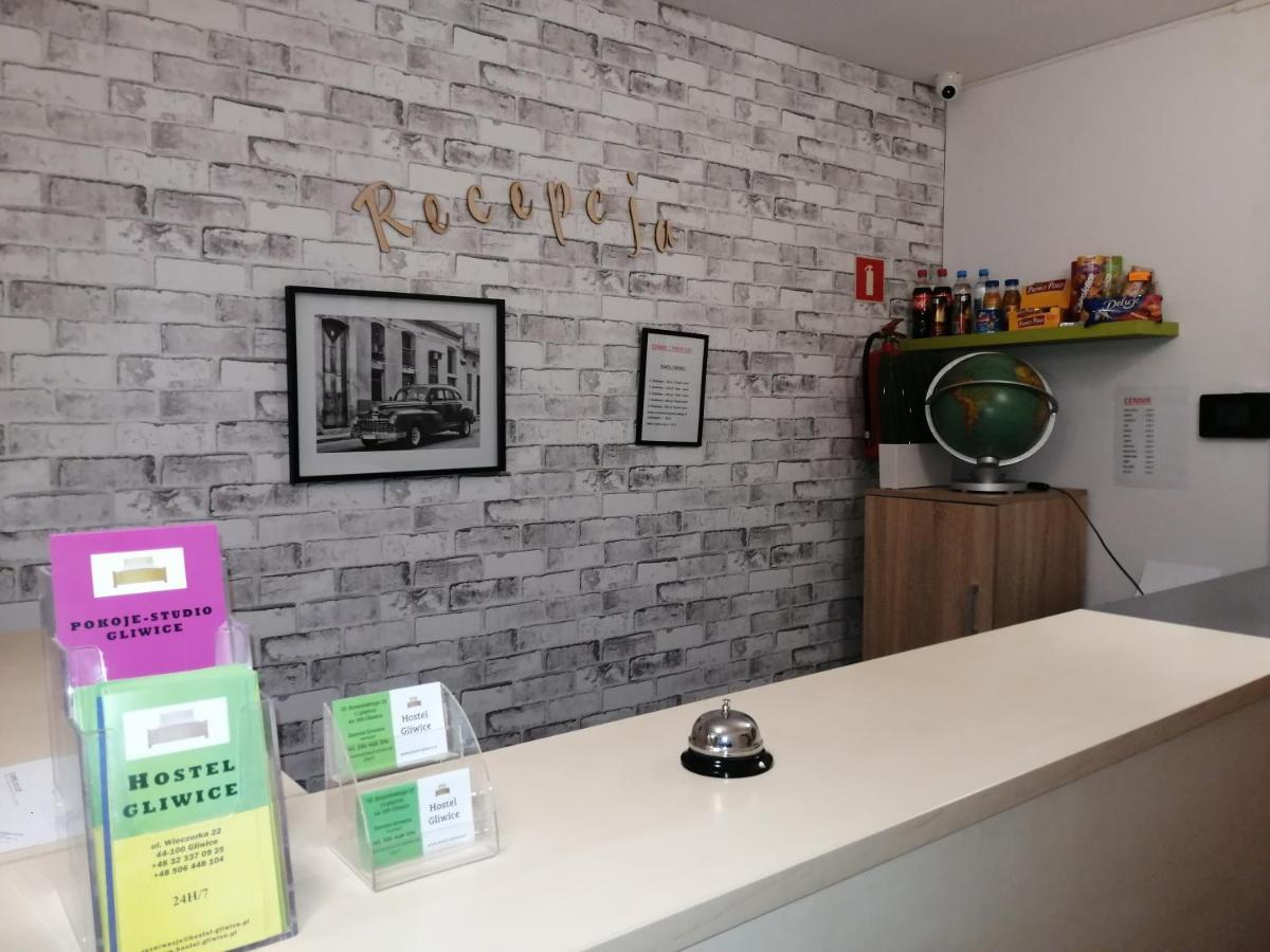Hostel Gliwice Centrum Parking Exterior photo