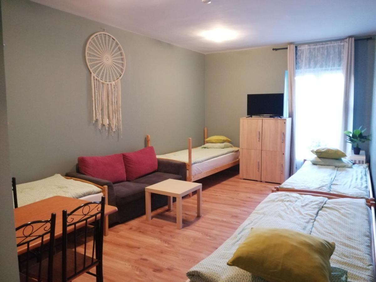 Hostel Gliwice Centrum Parking Exterior photo