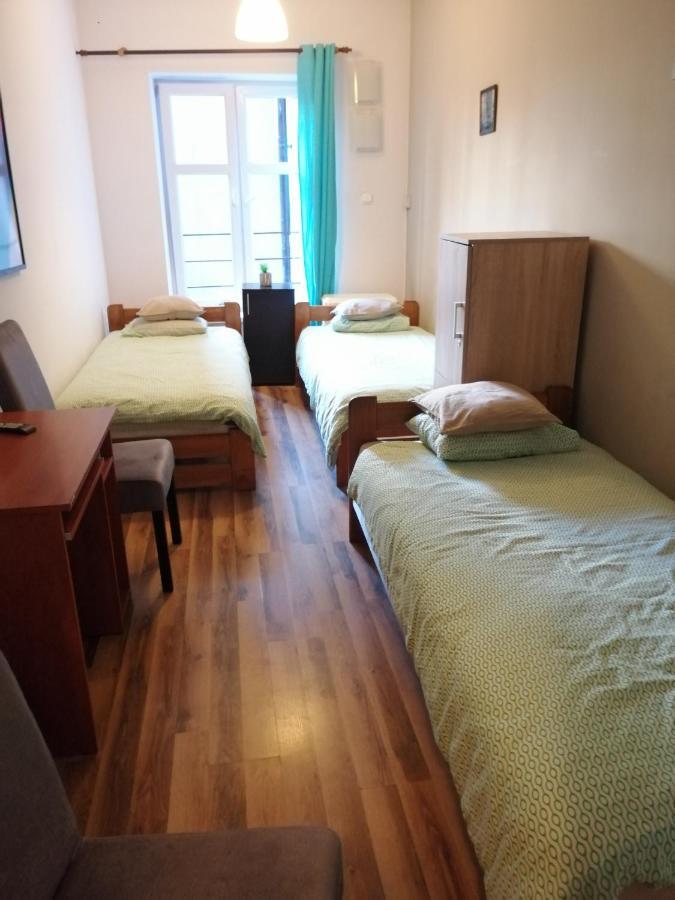 Hostel Gliwice Centrum Parking Exterior photo