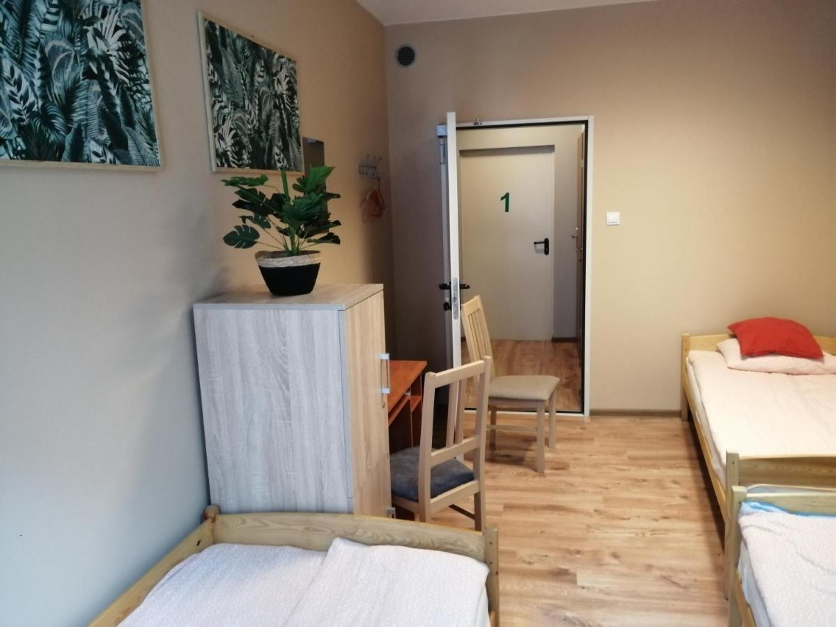 Hostel Gliwice Centrum Parking Exterior photo