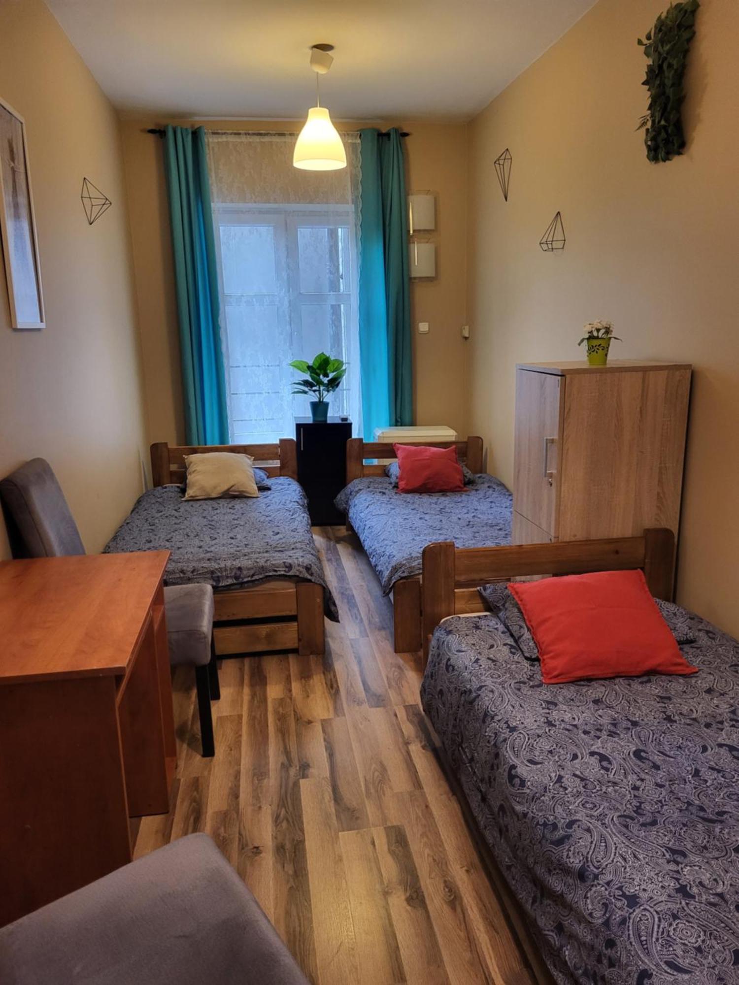 Hostel Gliwice Centrum Parking Exterior photo