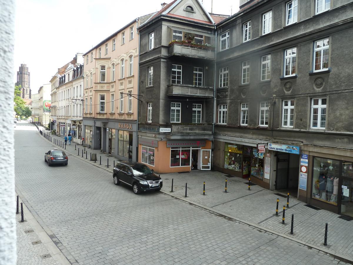 Hostel Gliwice Centrum Parking Exterior photo