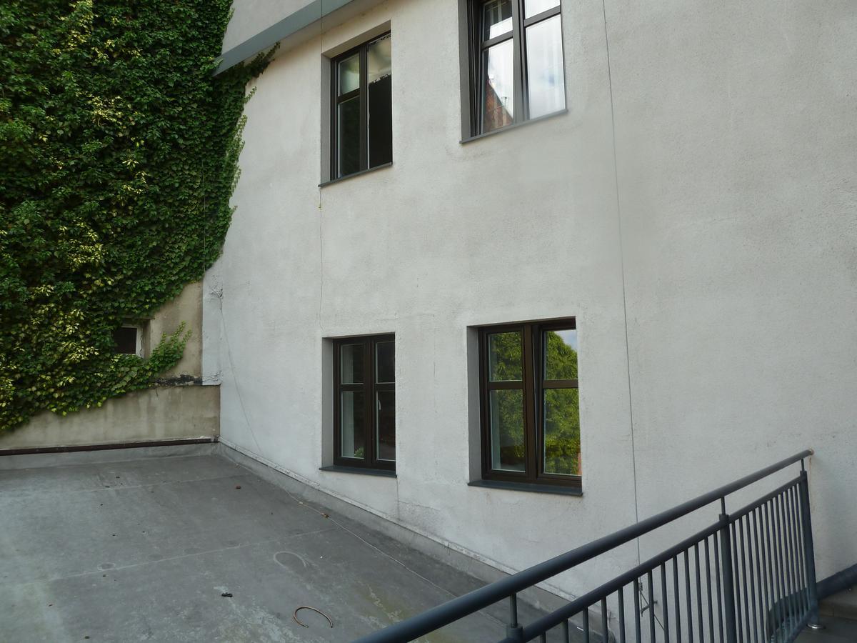 Hostel Gliwice Centrum Parking Exterior photo