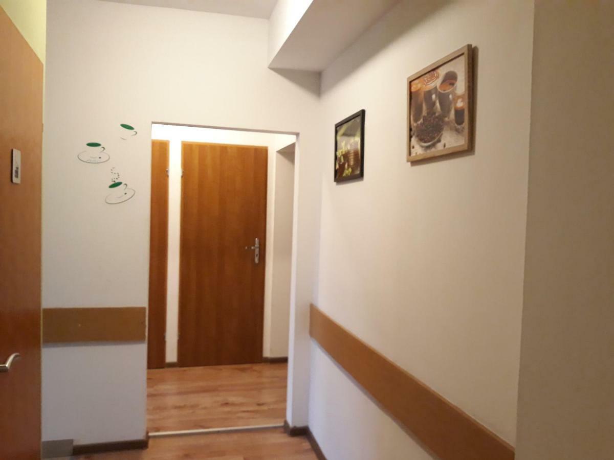 Hostel Gliwice Centrum Parking Exterior photo
